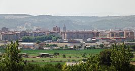 ¿Cuál es la ciudad más grande, Toledo o Talavera de la Reina?