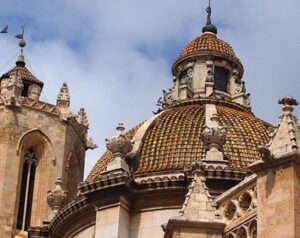 Descubre las claves para distinguir entre Basílica y Catedral en la arquitectura religiosa