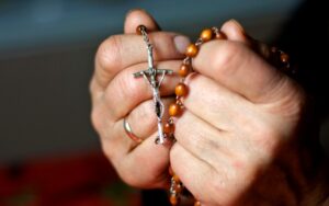 Dónde colocar un rosario: consejos y recomendaciones